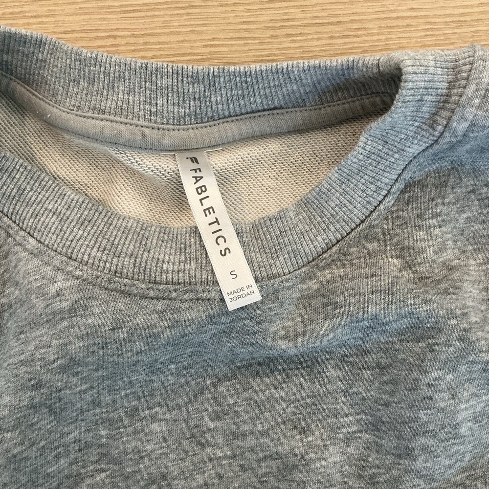 Fabletics Gray Crewneck Cropped Sweatshirt - Picture 2 of 2